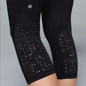 Lululemon Water Bound Crop- Size 6